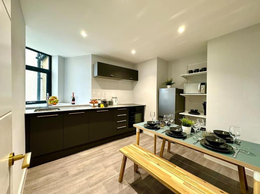 Bournemouth Getaway: 3Br Apartment Near Beach Exterior foto